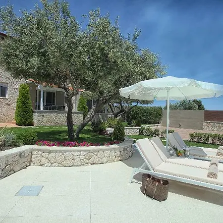 Kassandra Luxury Villas *