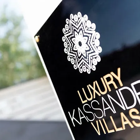 Kassandra Luxury Villas *